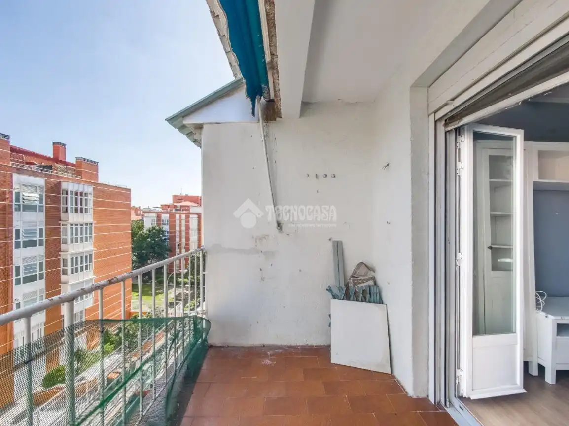 Habitación de Piso en venta en Madrid con Calefacción, Terraza y Balcón