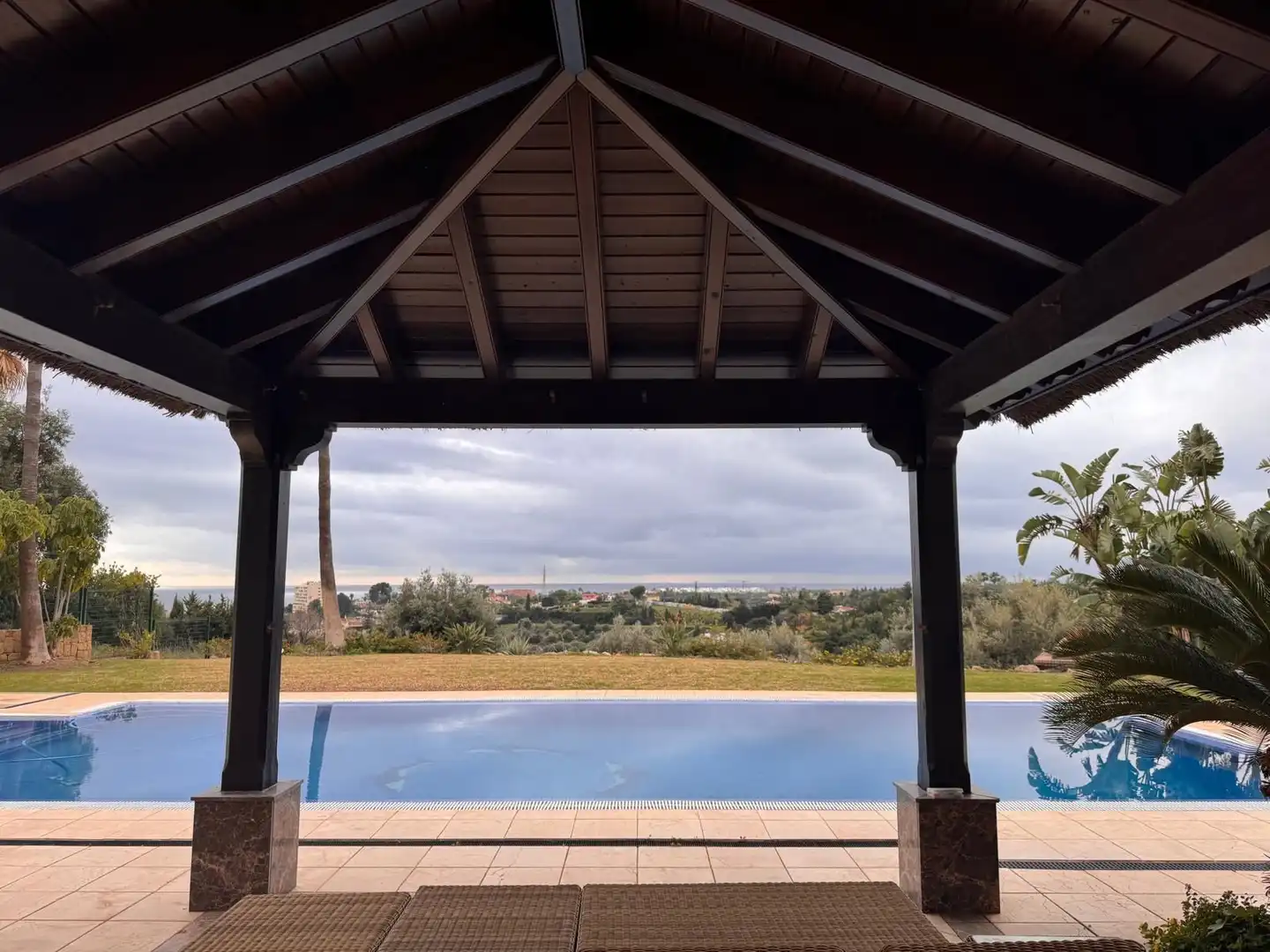 Detached house with pool for sale in Selwo, imagen 4