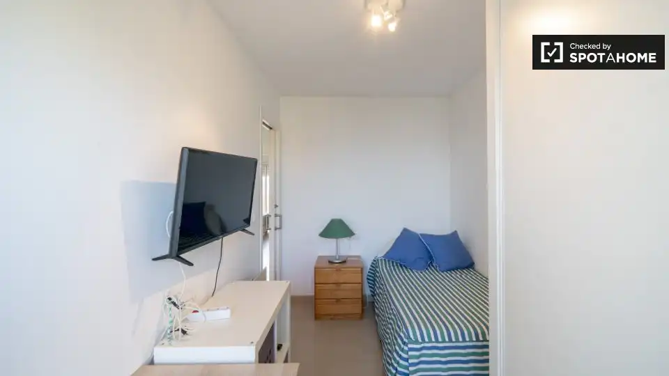 Habitación de Piso de alquiler en Valencia con Aire acondicionado, Calefacción y Amueblado