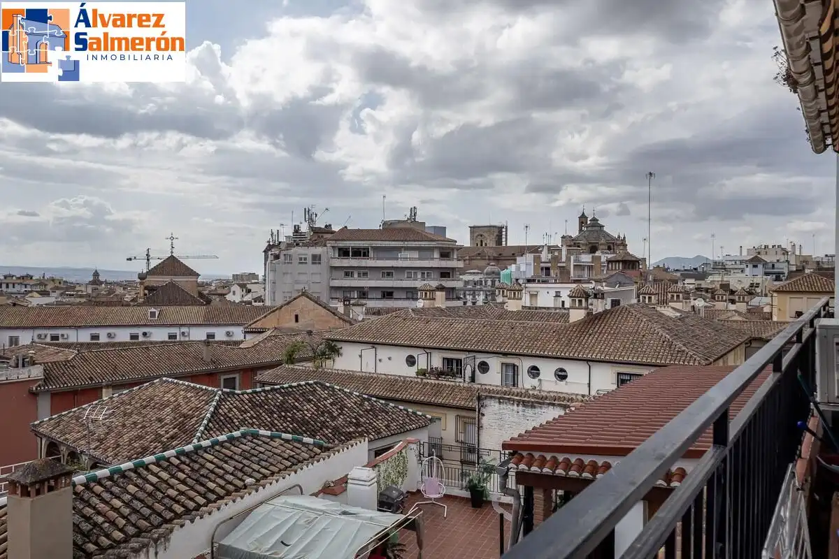 Außenansicht von Wohnung zum Verkauf in Granada mit Terrasse