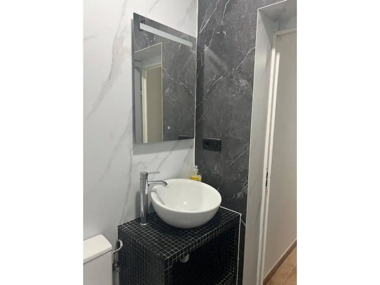 Bathroom of Flat for rent in Toledo  with Air Conditioner, Heating and Furnished