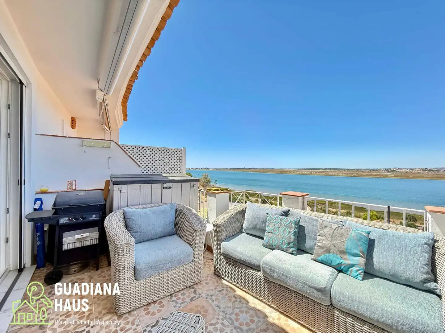 Maison mitoyenne avec piscine à vendre à NAVARRA 0