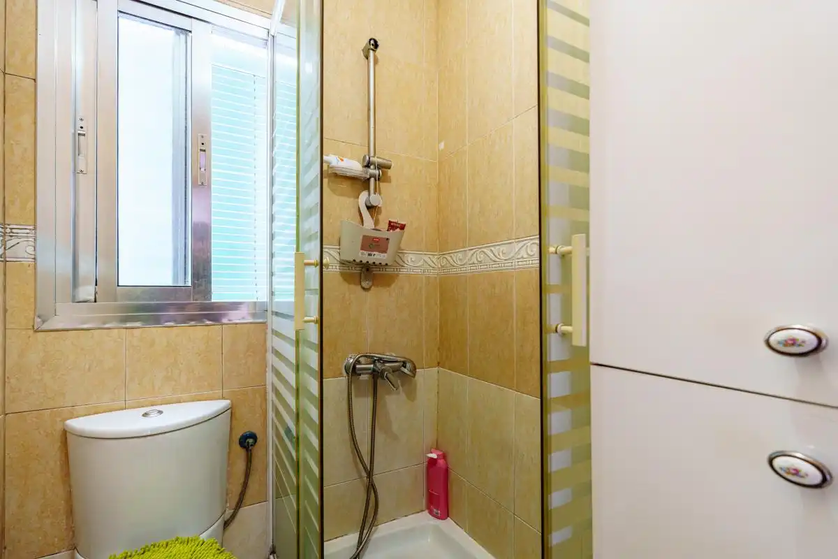 Bathroom of Flat for sale in Madrid  with Heating, Terrace and Balcony