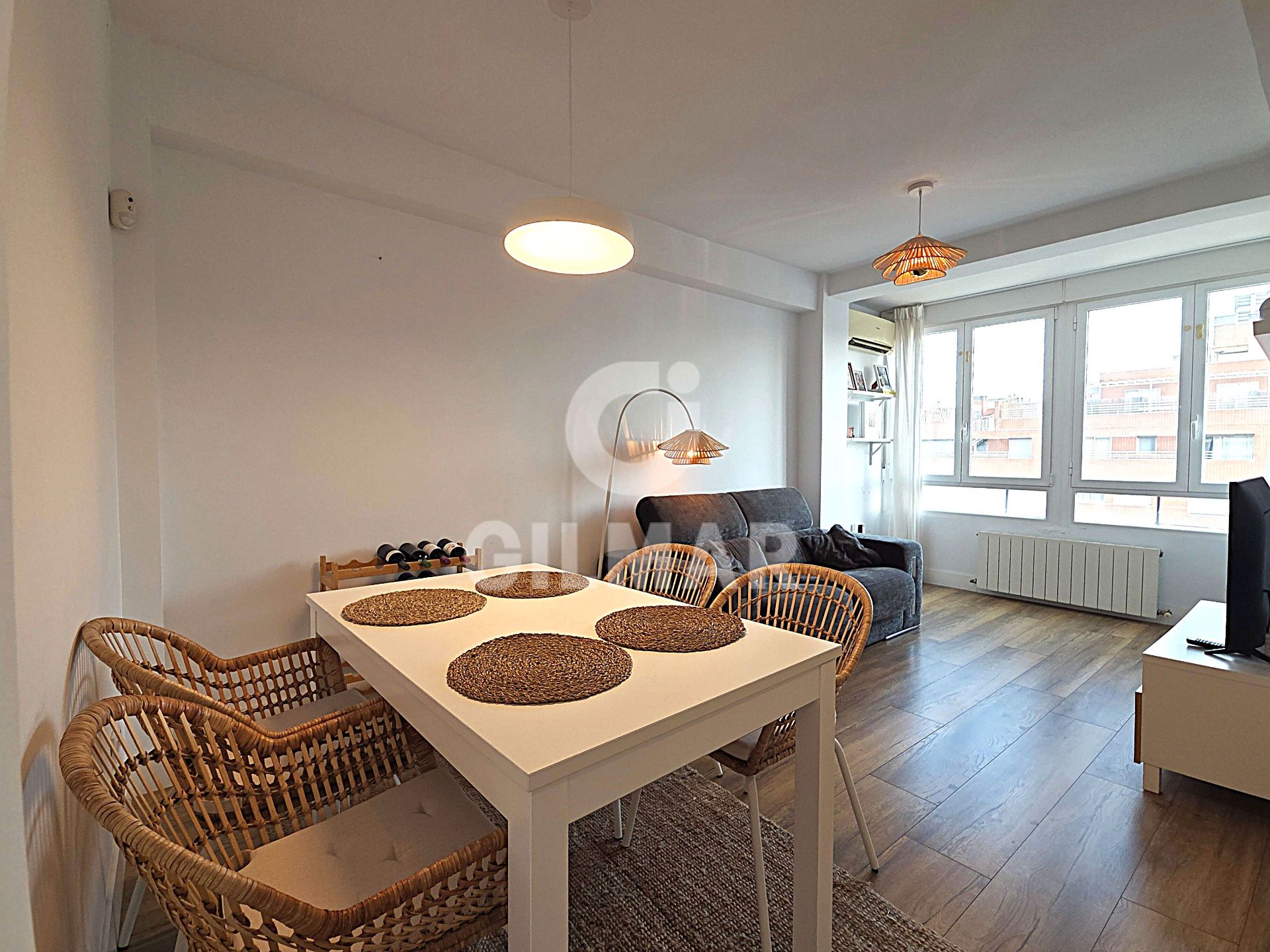 Living room of Flat for sale in  Madrid Capital  with Air Conditioner, Heating and Parquet flooring