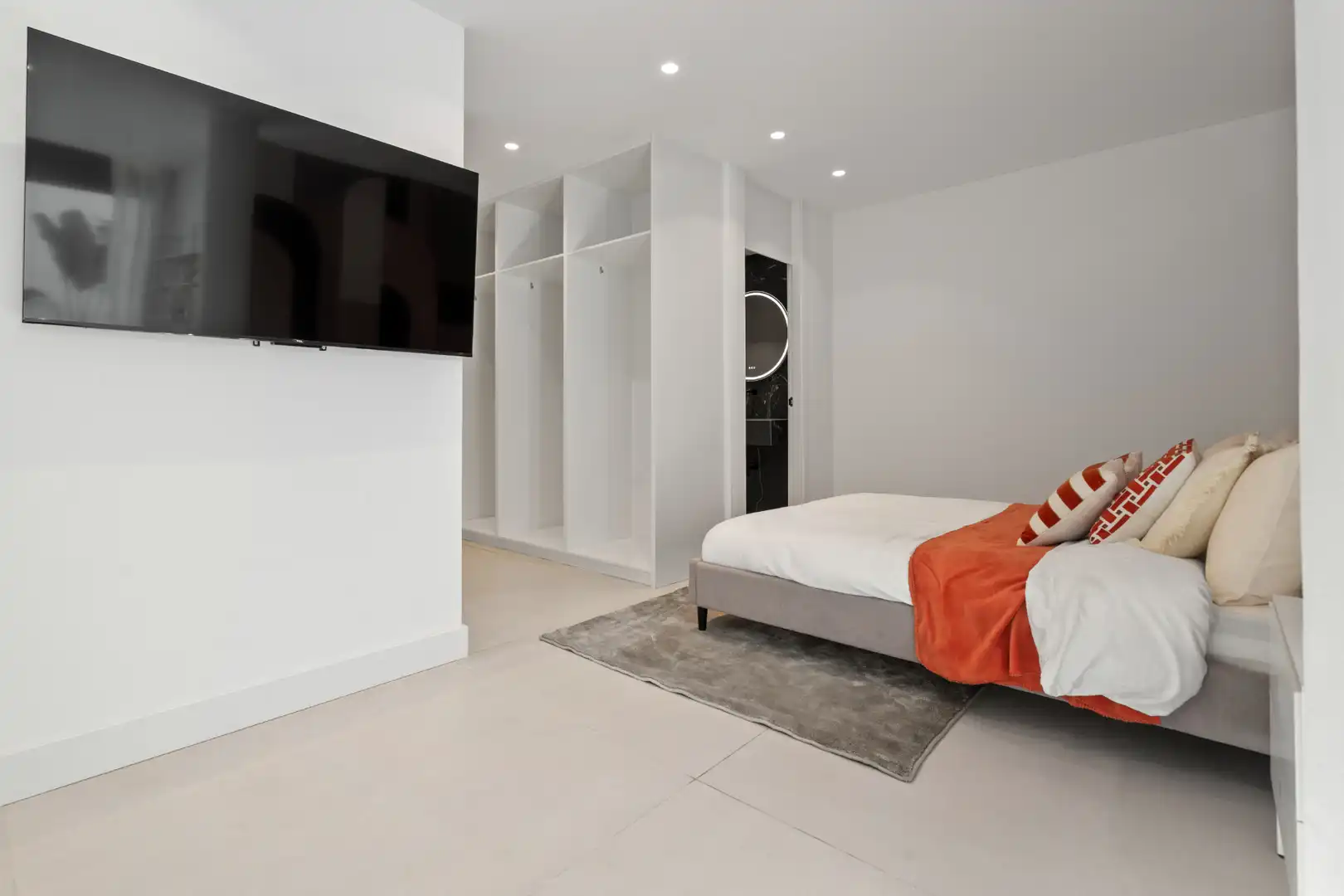 Bedroom of Duplexes for sale in Estepona  with Air Conditioner, Terrace and Storage room