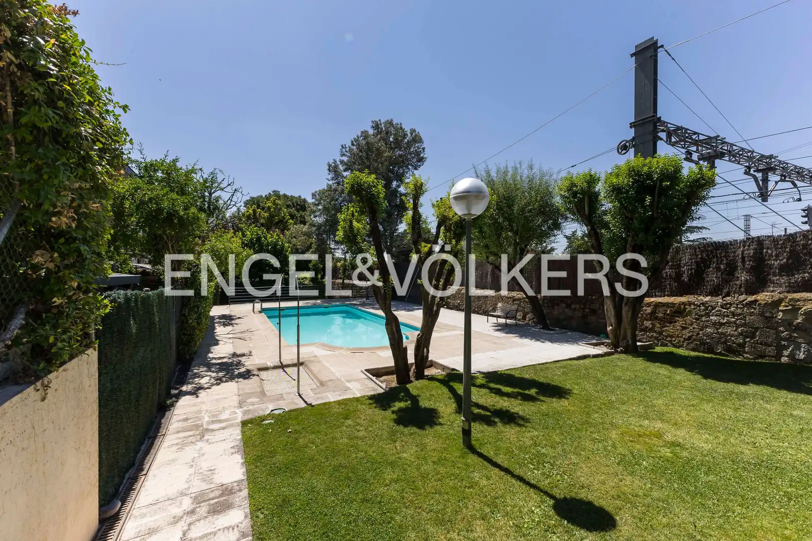 Swimming pool of Detached homes for rent in Torrelodones  with Heating