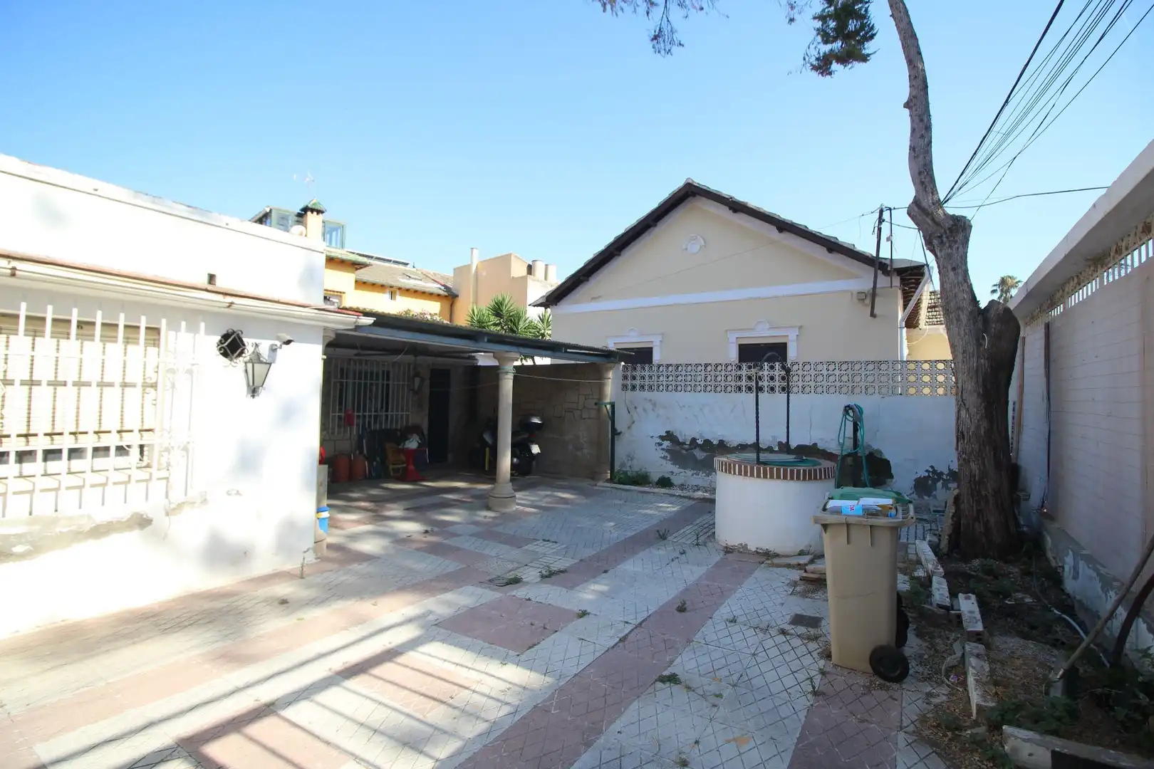 Jardí de Casa o xalet en venda en Málaga amb Jardí privat i Traster