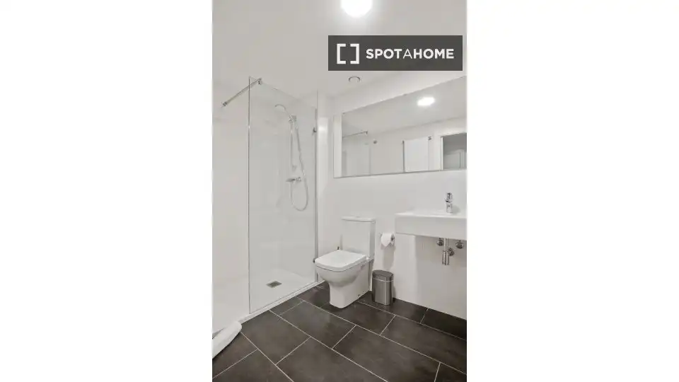 Bathroom of Flat for rent in Barcelona  with Air Conditioner, Heating and Furnished