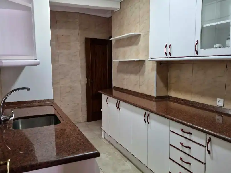 Cocina de Piso en venta en  Madrid Capital con Terraza y Balcón