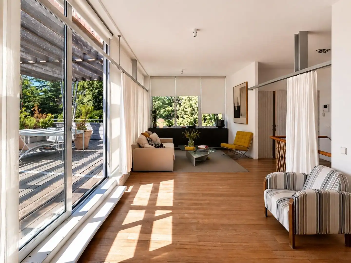 Sala d'estar de Dúplex en venda en Santiago de Compostela  amb Terrassa