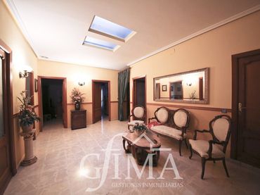 Maison avec balcon à vendre à Tomelloso