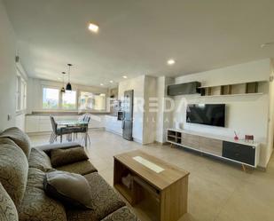Sala d'estar de Apartament en venda en Roquetas de Mar amb Aire condicionat, Jardí privat i Terrassa