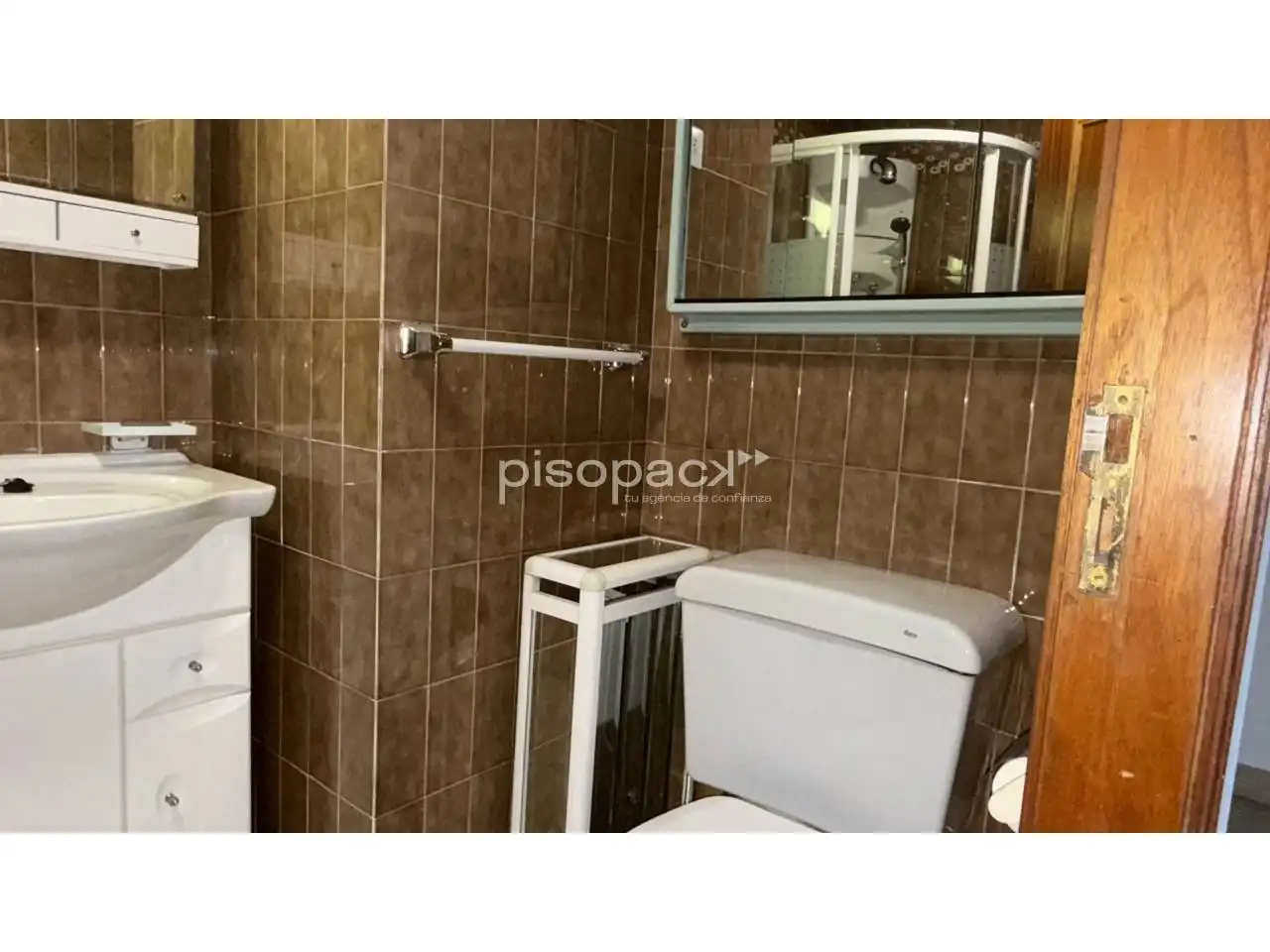 Bathroom of Flat for sale in  Pamplona / Iruña  with Heating, Parquet flooring and Terrace