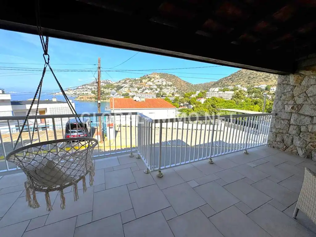 Vista exterior de Casa o xalet en venda en Roses amb Aire condicionat, Calefacció i Terrassa