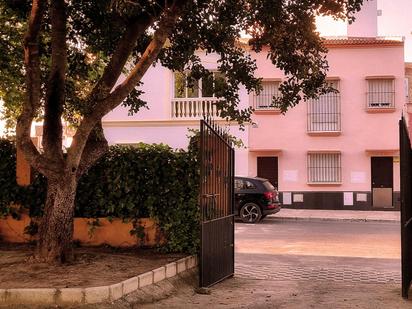 Vista exterior de Dúplex en venda en Huévar del Aljarafe amb Aire condicionat, Calefacció i Terrassa