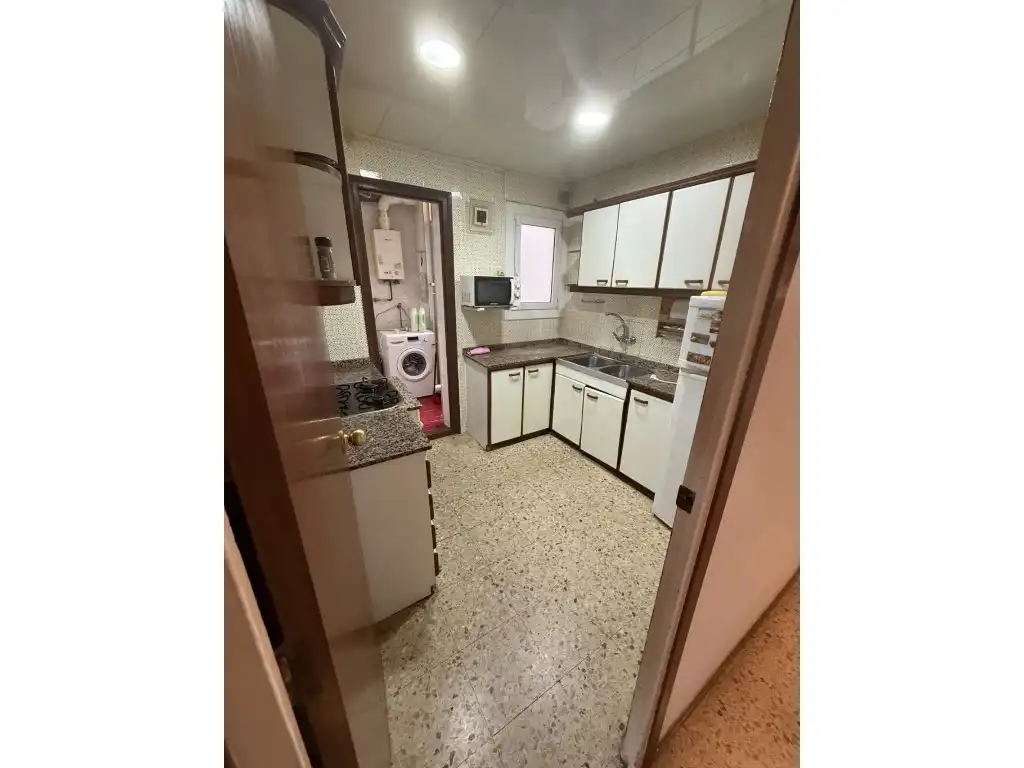 Cocina de Apartamento en venta en L'Hospitalet de Llobregat