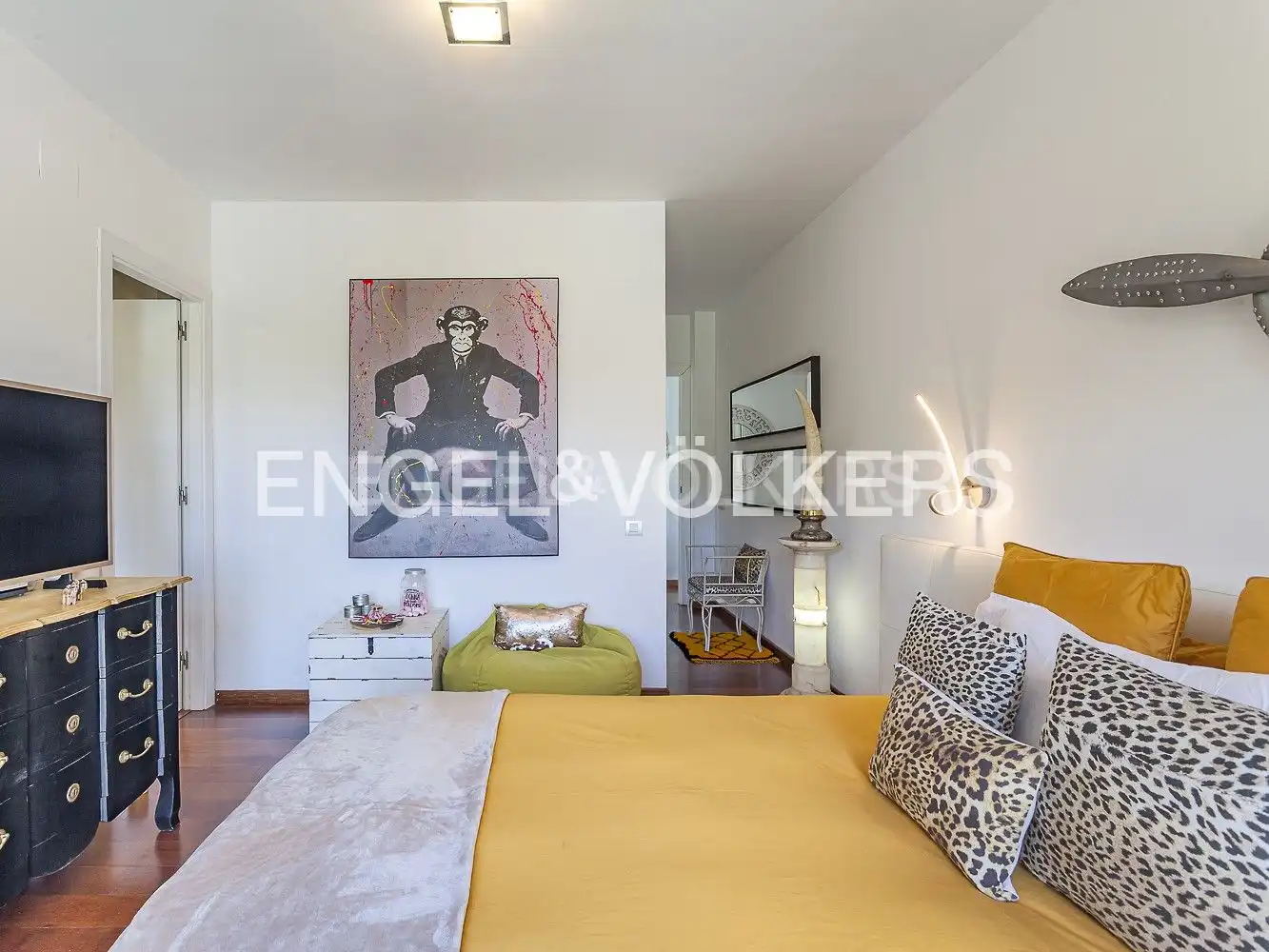 Dormitori de Casa o xalet en venda en Sant Cugat del Vallès amb Calefacció, Jardí privat i Parquet