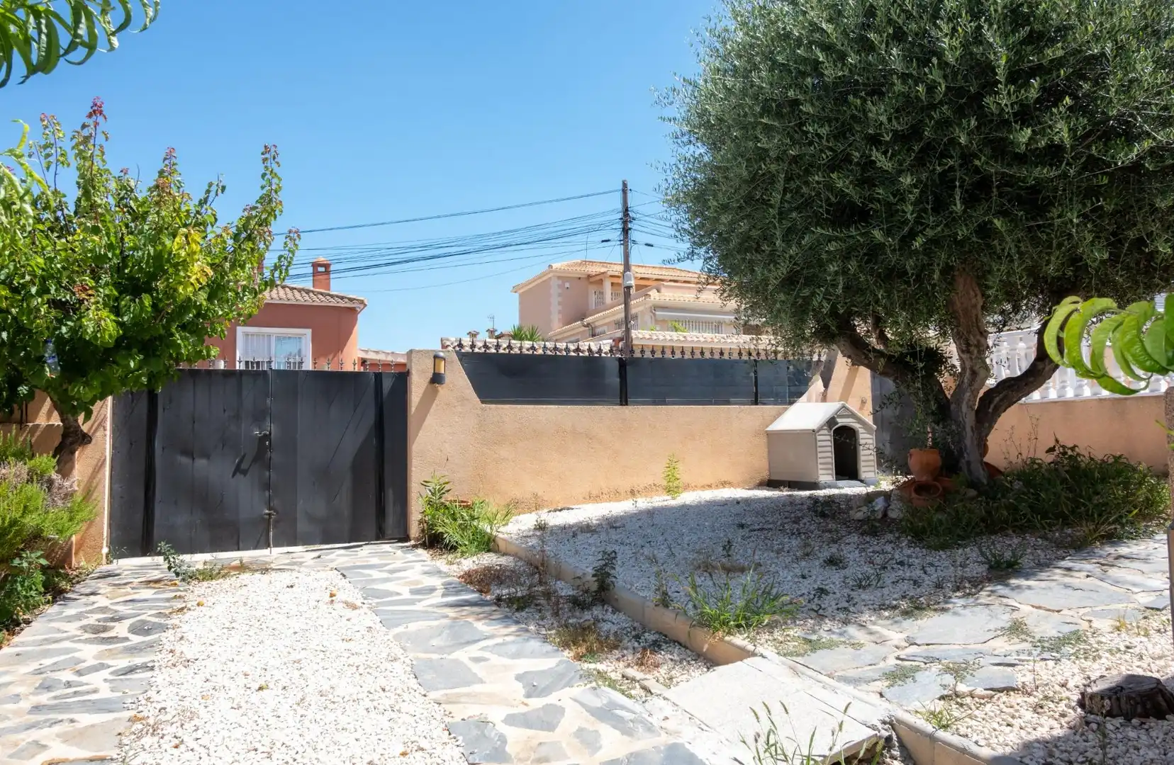 Vista exterior de Casa adosada en venta en Torrevieja con Aire acondicionado, Calefacción y Jardín privado