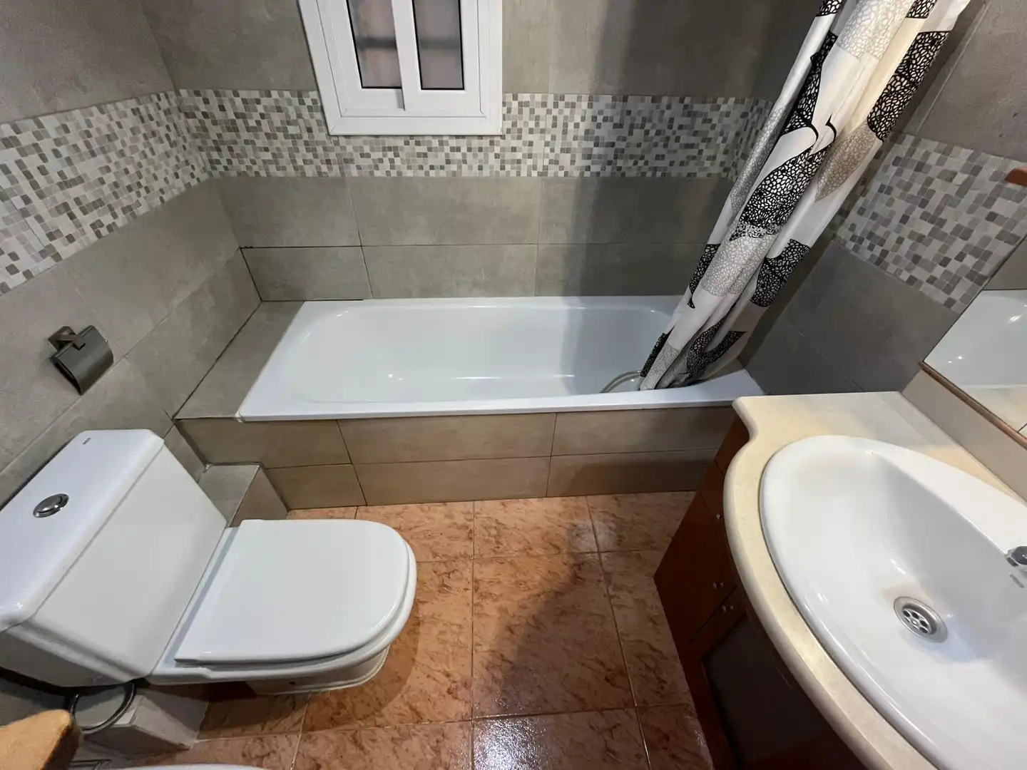 Baño de Piso en venta en Esparreguera con Calefacción