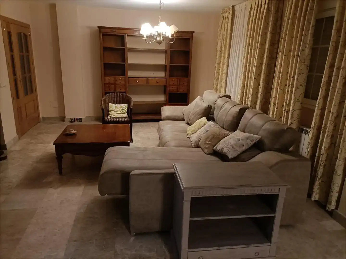 Sala d'estar de Casa o xalet en venda en El Casar amb Piscina