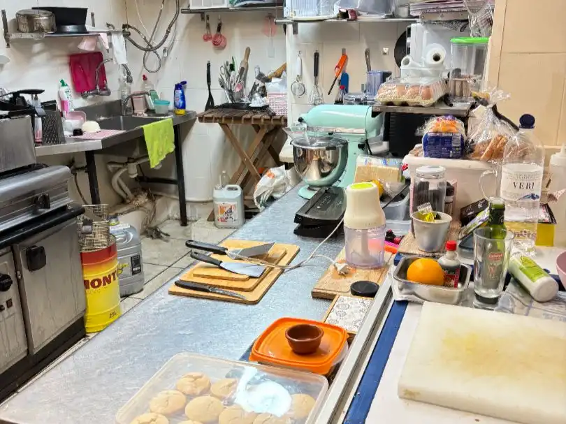 Cuina de Local en traspas en Vilanova i la Geltrú amb Aire condicionat