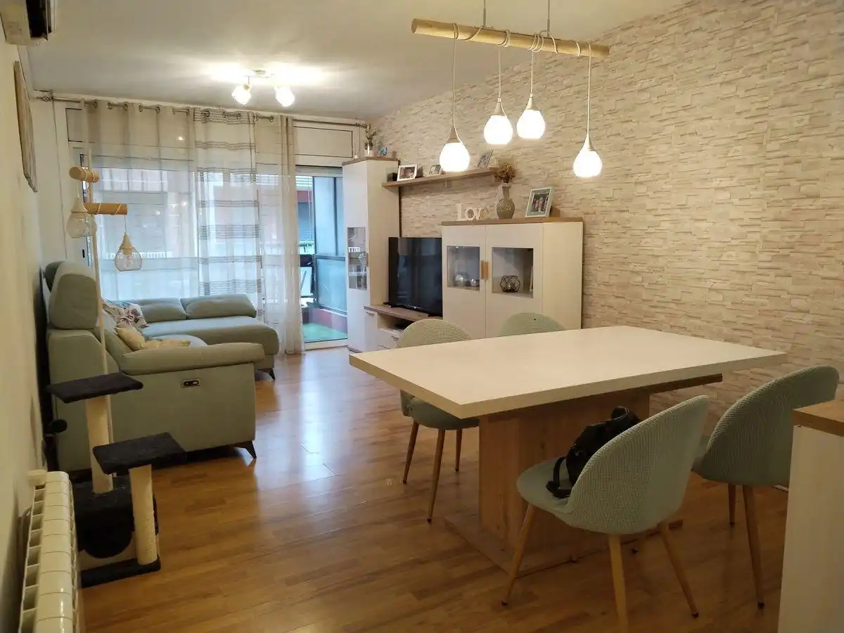 Living room of Flat for sale in Tortosa  with Parquet flooring, Terrace and Storage room
