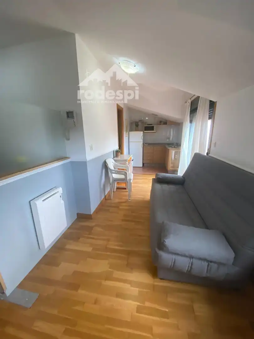 Sala de estar de Ático de alquiler en A Cañiza   con Calefacción, Terraza y Amueblado