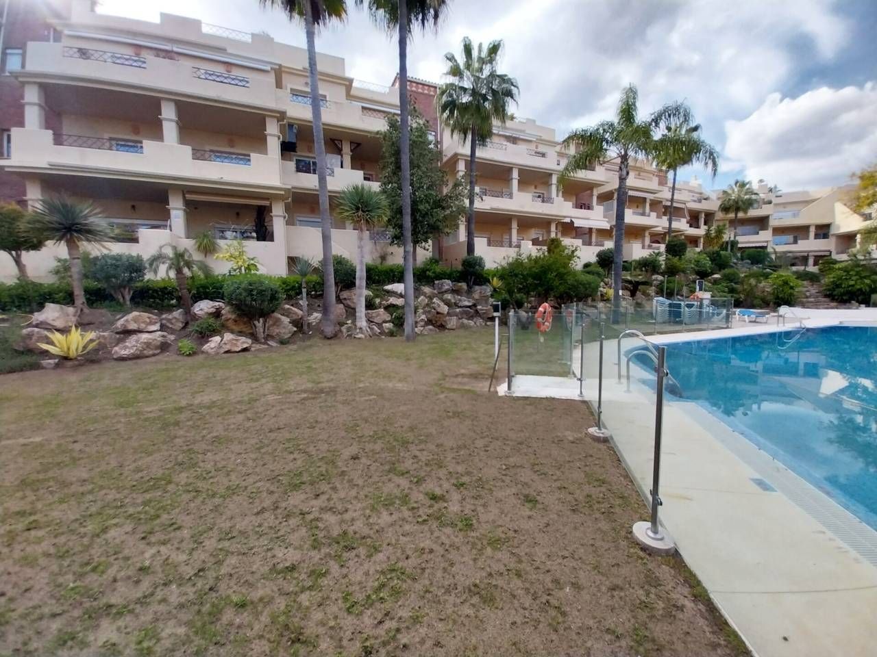 Garden of Flat for sale in Estepona  with Air Conditioner, Terrace and Storage room