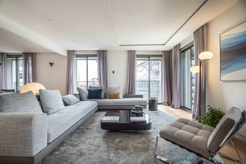 Sala d'estar de Apartament en venda en Barcelona amb Terrassa, Moblat i Jacuzzi