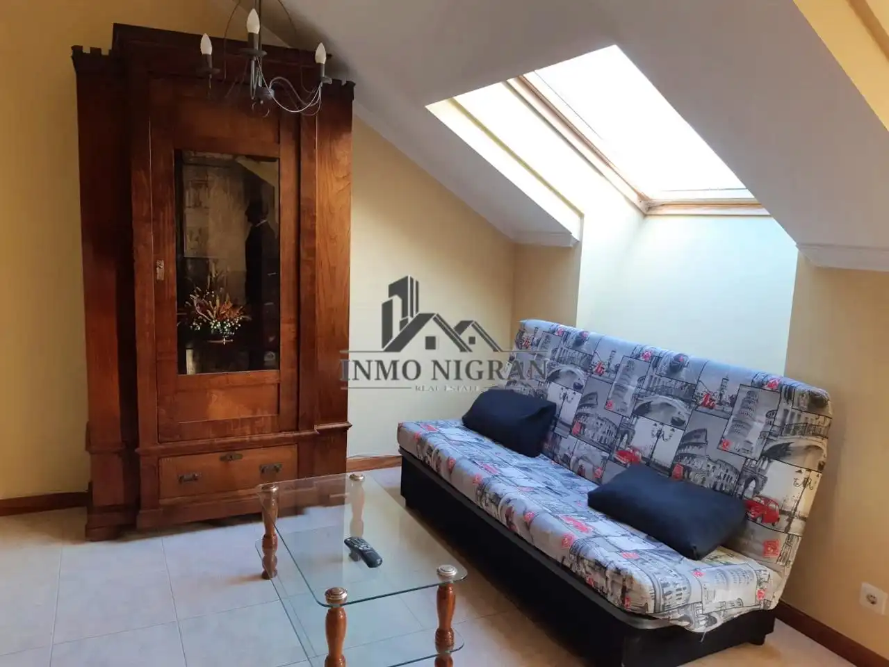 Wohnzimmer von Wohnungen zur Miete in Nigrán mit Möbliert