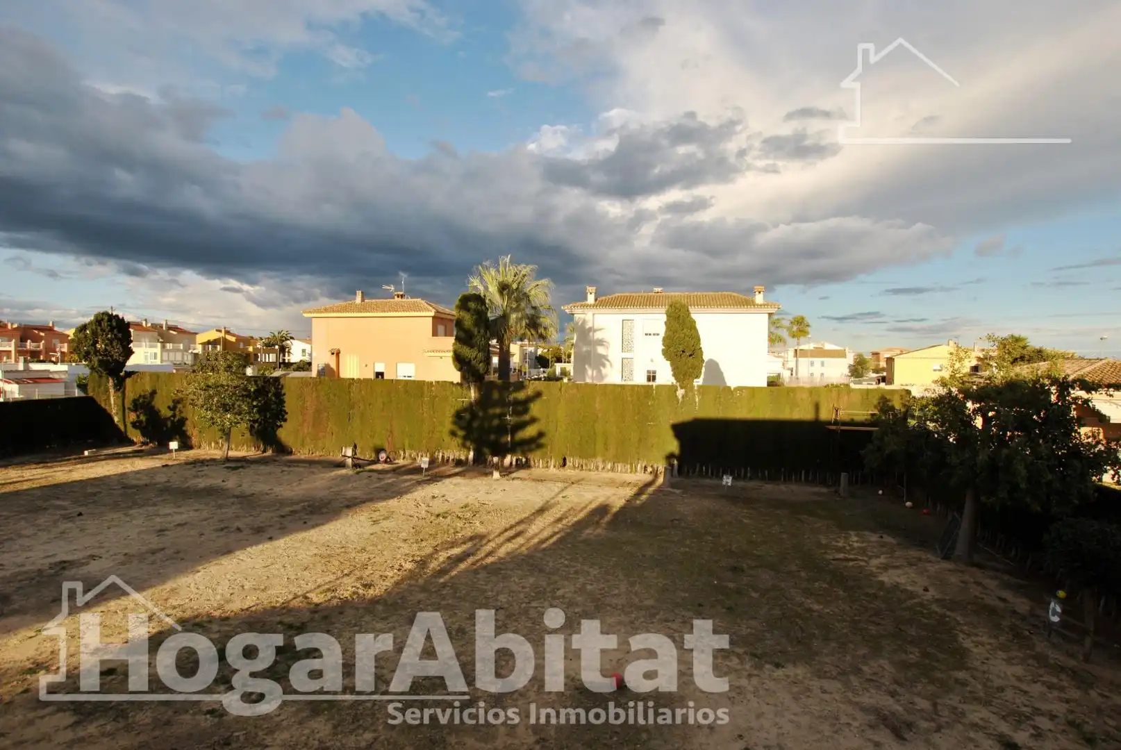 Casa o xalet en venda en Oliva amb Aire condicionat, Jardí privat i Terrassa