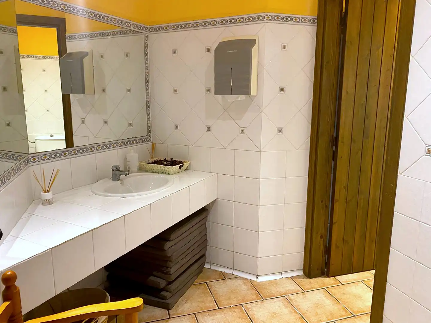 Bathroom of Commercial properties for sale in Botarell  with Air Conditioner, Heating and Terrace