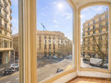 Appartamento con ascensore in vendita a Roger de Lluria