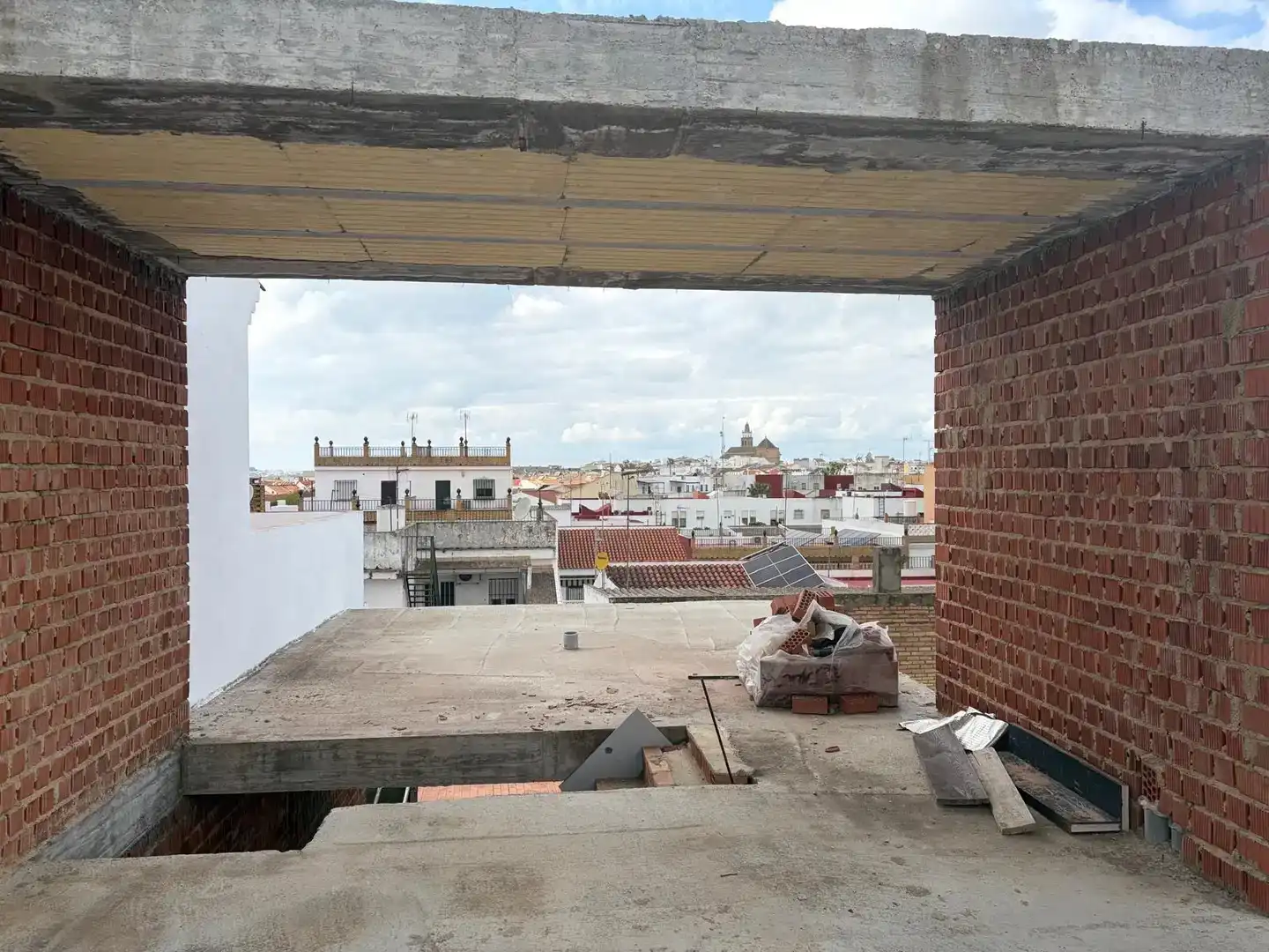 Terrassa de Finca rústica en venda en Salteras amb Jardí privat, Piscina i Balcó
