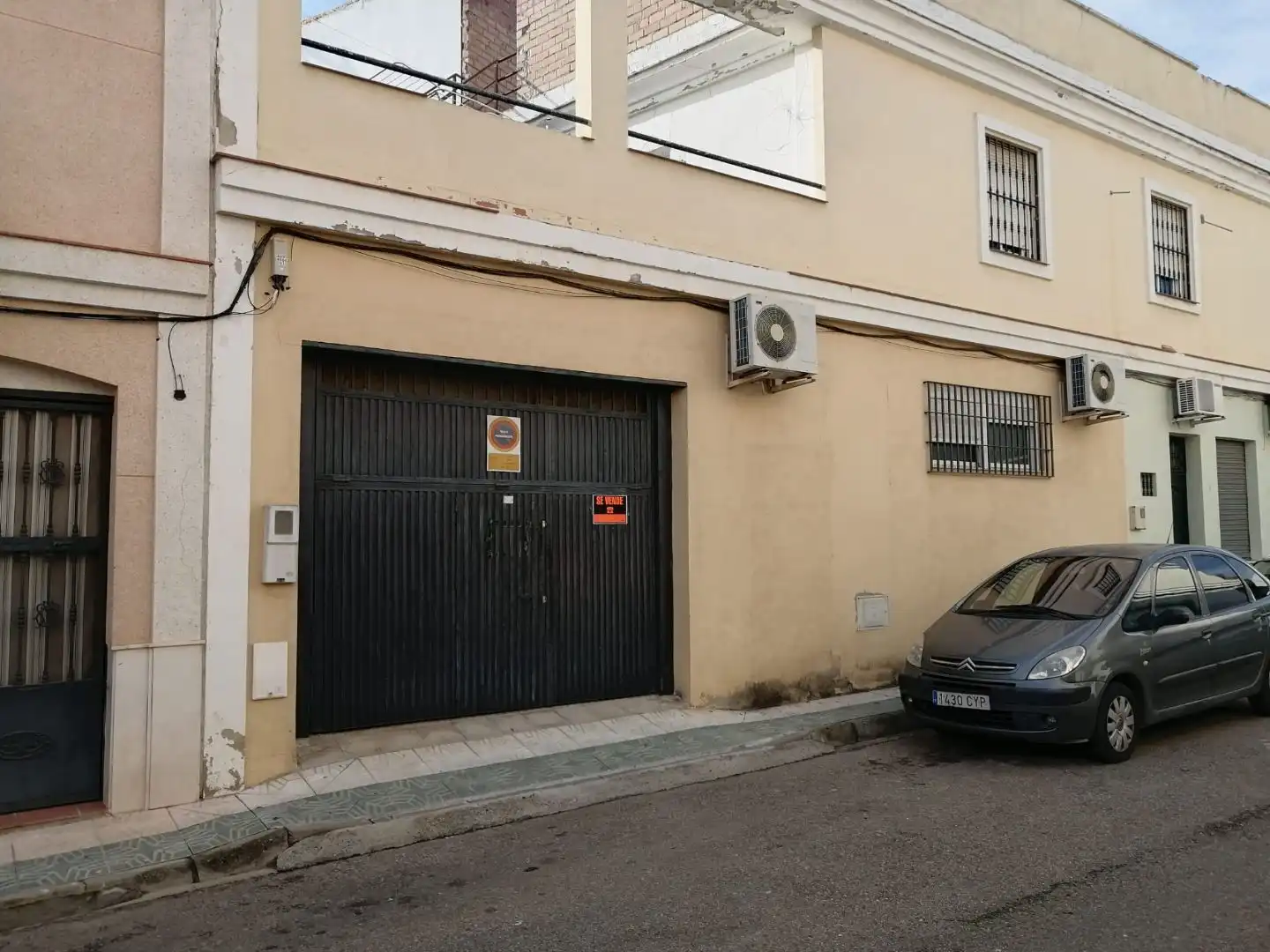 Parkplatz von Geschaftsraum zum Verkauf in Guillena mit Klimaanlage