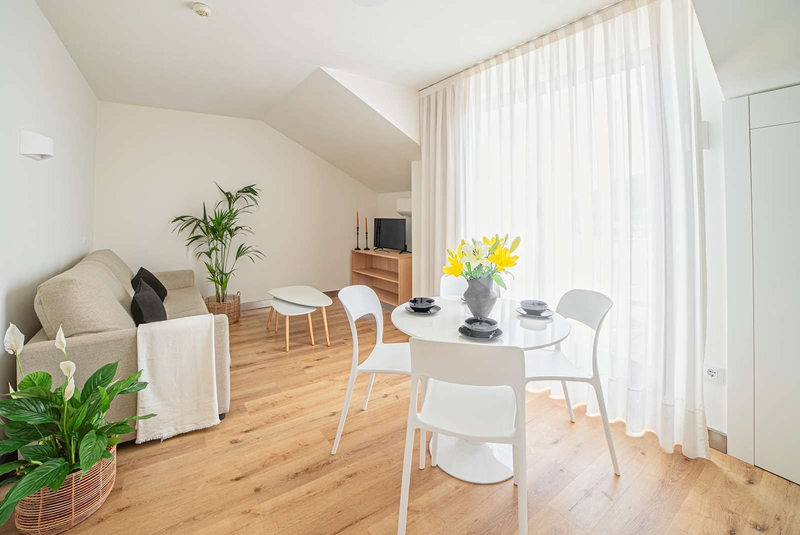 Sala de estar de Estudio para compartir en Piélagos con Aire acondicionado, Calefacción y Terraza