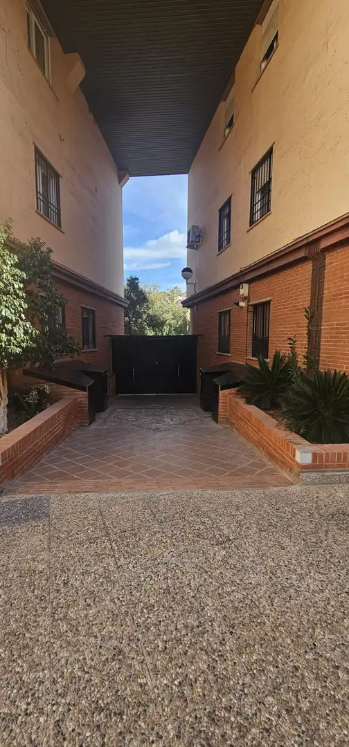 Parkplatz von Garage zum Verkauf in Granada