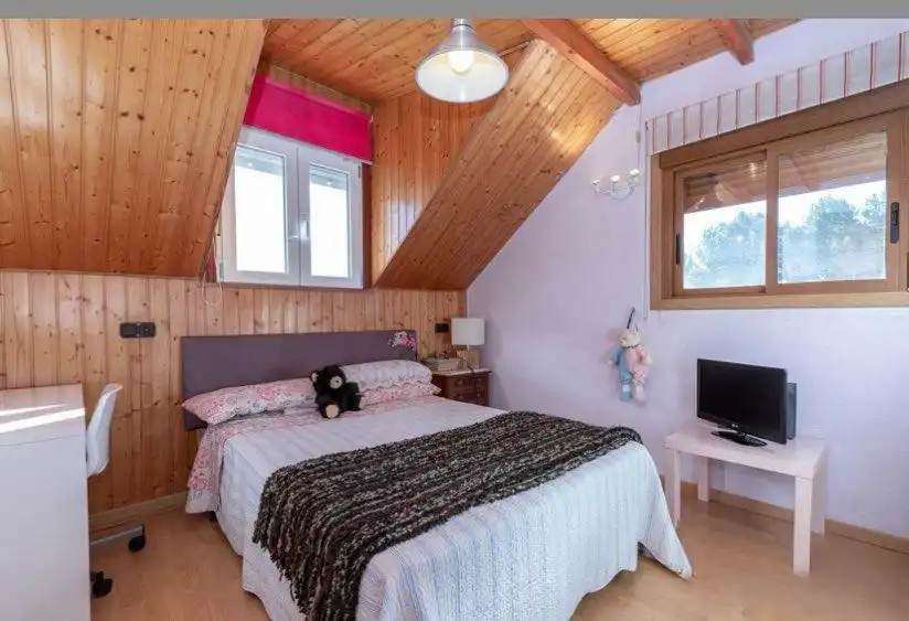Habitación de Casa o chalet en venta en Zaragoza con Aire acondicionado, Calefacción y Jardín privado