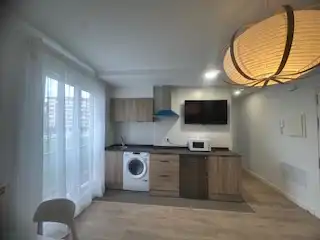 Cuina de Apartament de lloguer en León Capital  amb Calefacció, Parquet i Terrassa