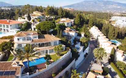 Vista exterior de Casa o xalet en venda en Mijas amb Jardí privat, Terrassa i Traster