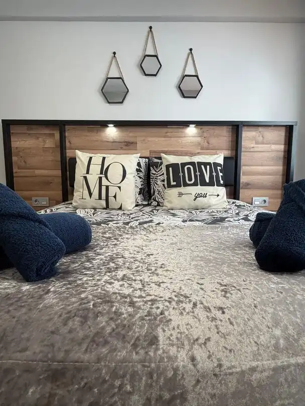 Schlafzimmer von Wohnung zur Miete in Gijón  mit Heizung, Terrasse und Balkon