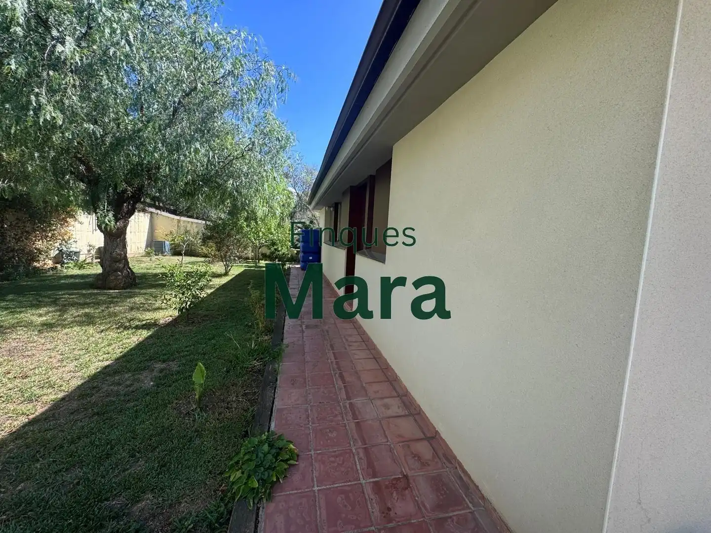 Vista exterior de Casa o chalet en venta en Sant Boi de Llobregat con Aire acondicionado, Calefacción y Jardín privado
