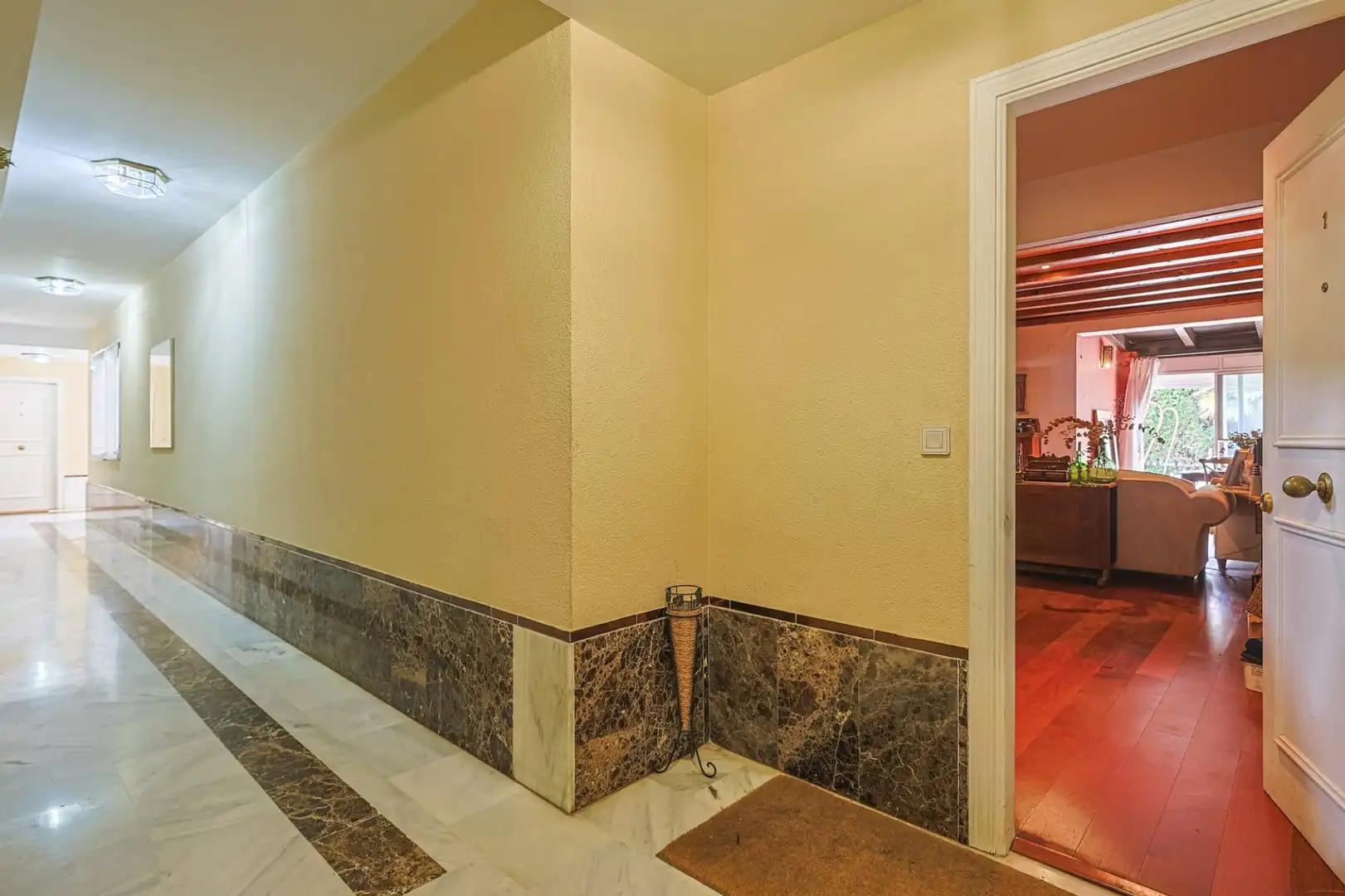 Piso en venta en Tomares con Aire acondicionado, Jardín privado y Piscina comunitaria