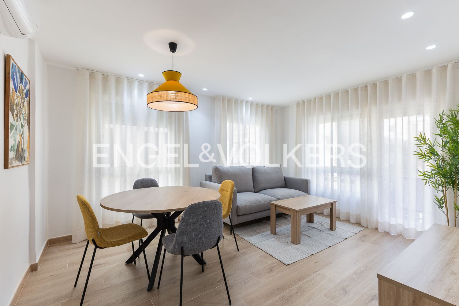 Sala d'estar de Pis de lloguer en  Valencia Capital amb Aire condicionat, Calefacció i Moblat