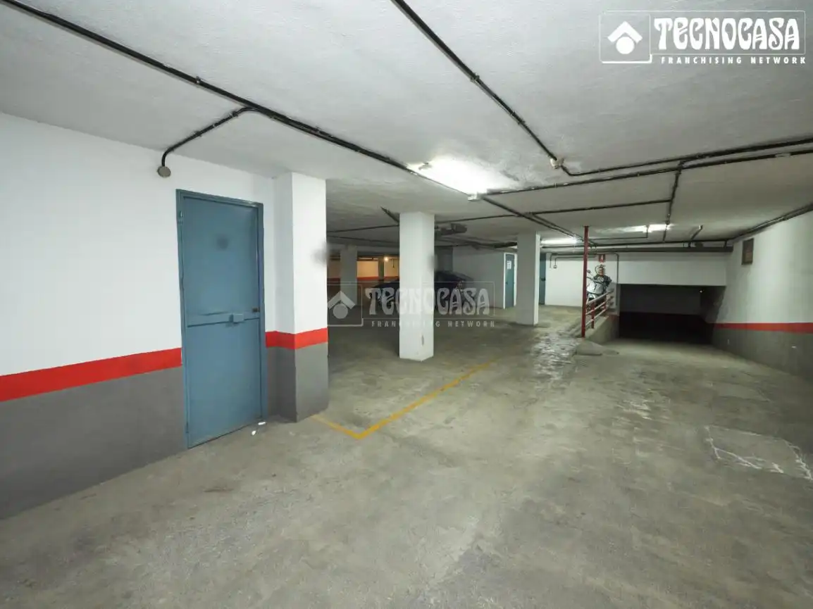 Garage for sale in La Cruz