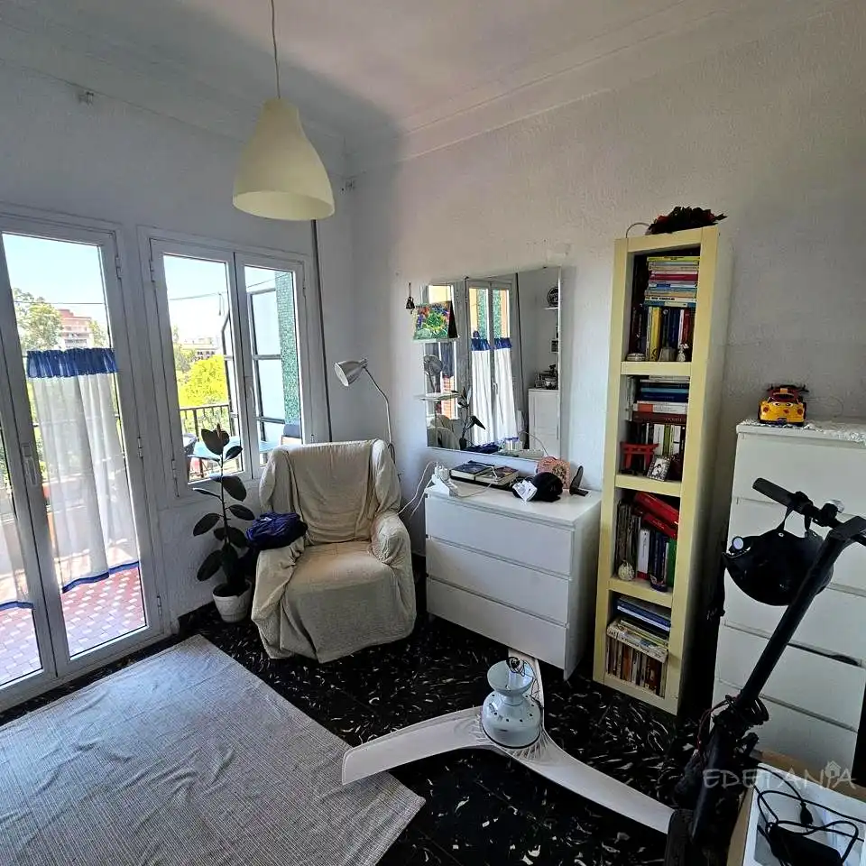 Habitación de Piso en venta en Valencia con Aire acondicionado y Balcón
