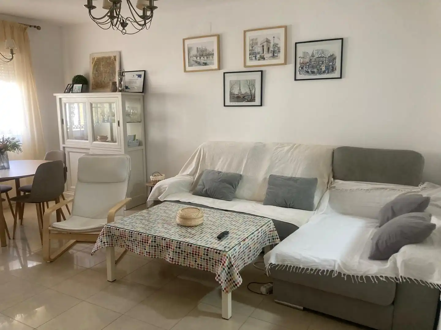 Sala d'estar de Casa o xalet en venda en Córdoba amb Aire condicionat, Parquet i Terrassa