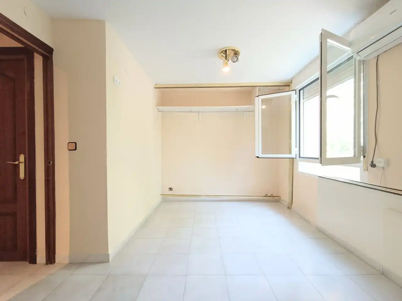 Habitación de Piso en venta en Madrid con Aire acondicionado, Terraza y Horno
