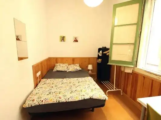 Habitación de Piso en venta en  Barcelona Capital con Aire acondicionado y Balcón