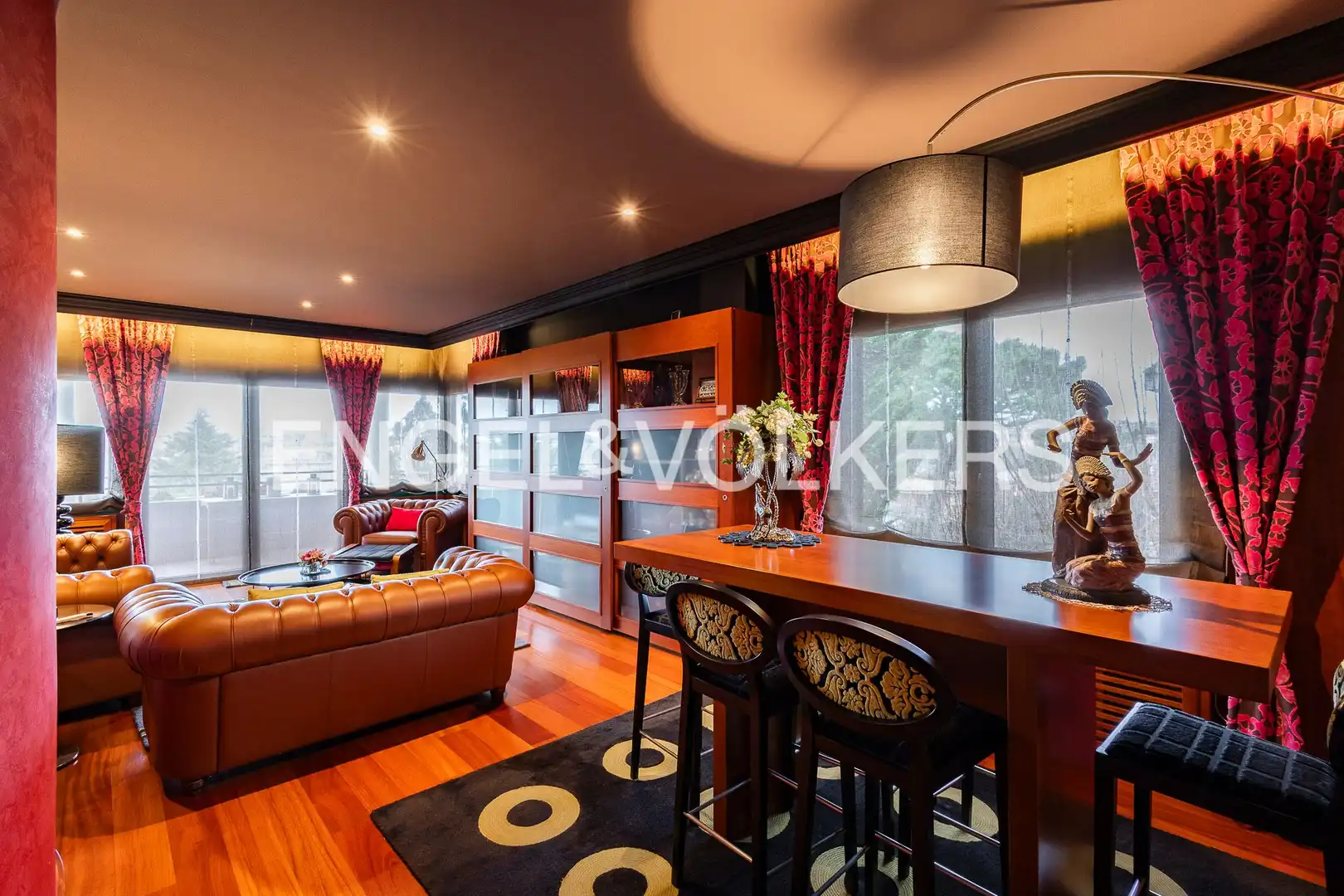 Living room of Houses for sale in Sant Cugat del Vallès  with Heating, Private garden and Parquet flooring